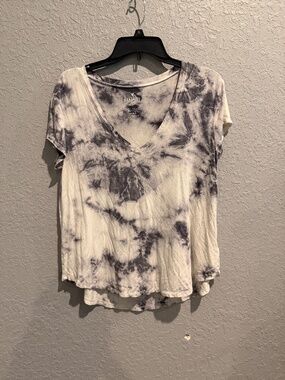 American Eagle Favorite T - Size M